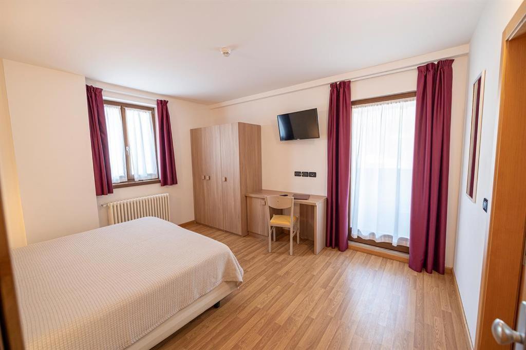 Hotel Posta Comano Terme Exteriör bild