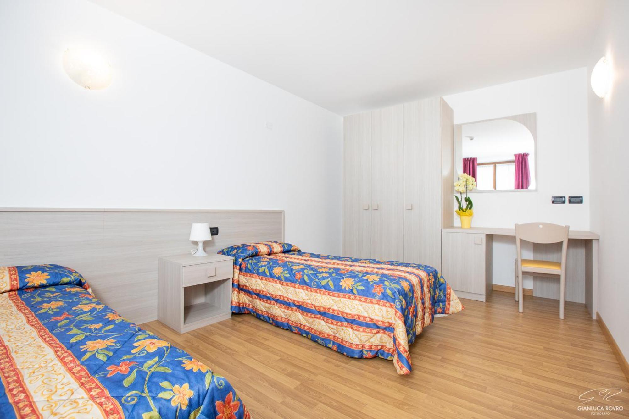 Hotel Posta Comano Terme Exteriör bild